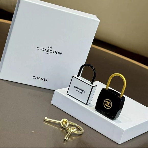 CHANEL La Collection 2024 Cadena PadLock Lock & Key Set Rare Bag Charm Keychain - Picture 2 of 4